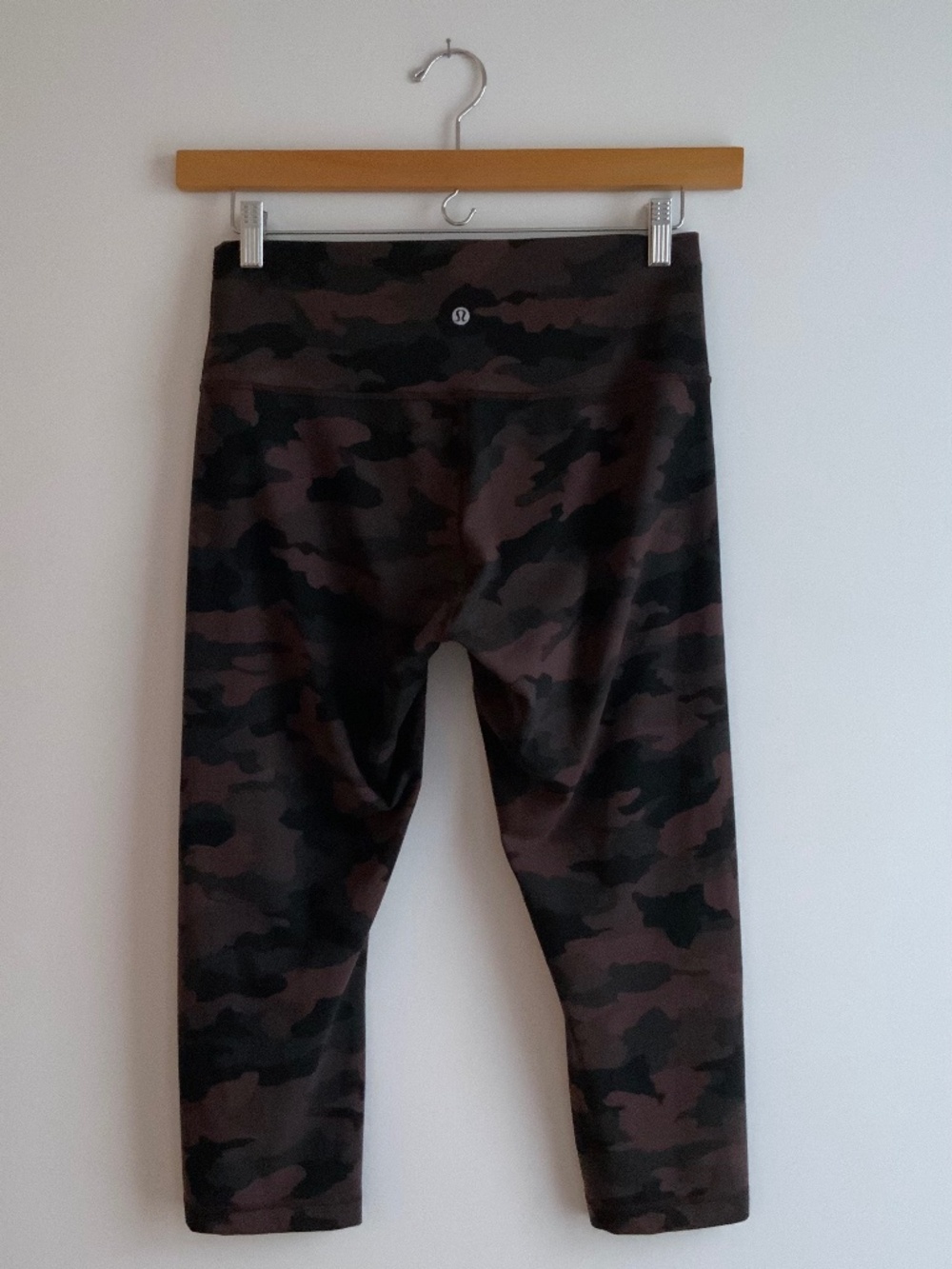 Wunder Train High-Rise Crop 21" in brown camo - Size 12